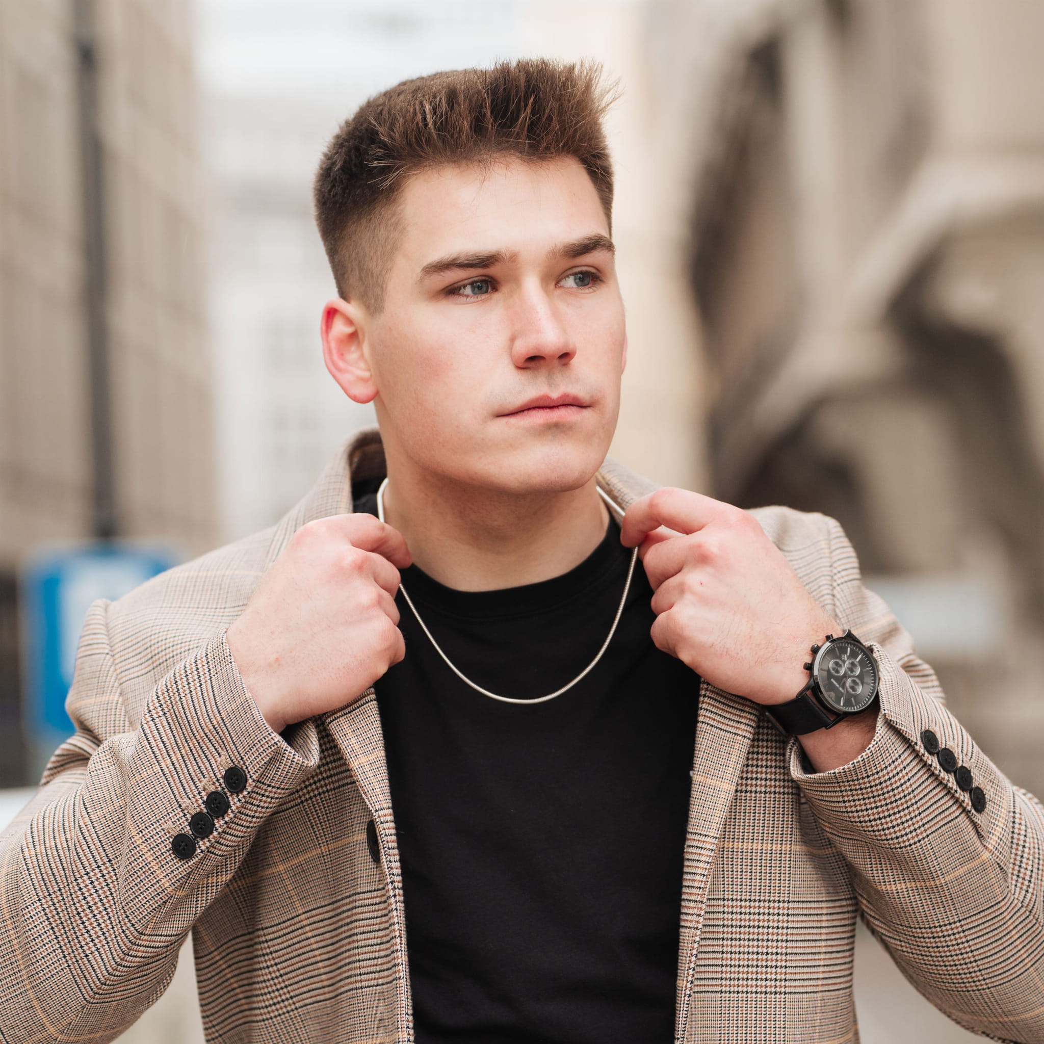 futurystyczny łańcuszek